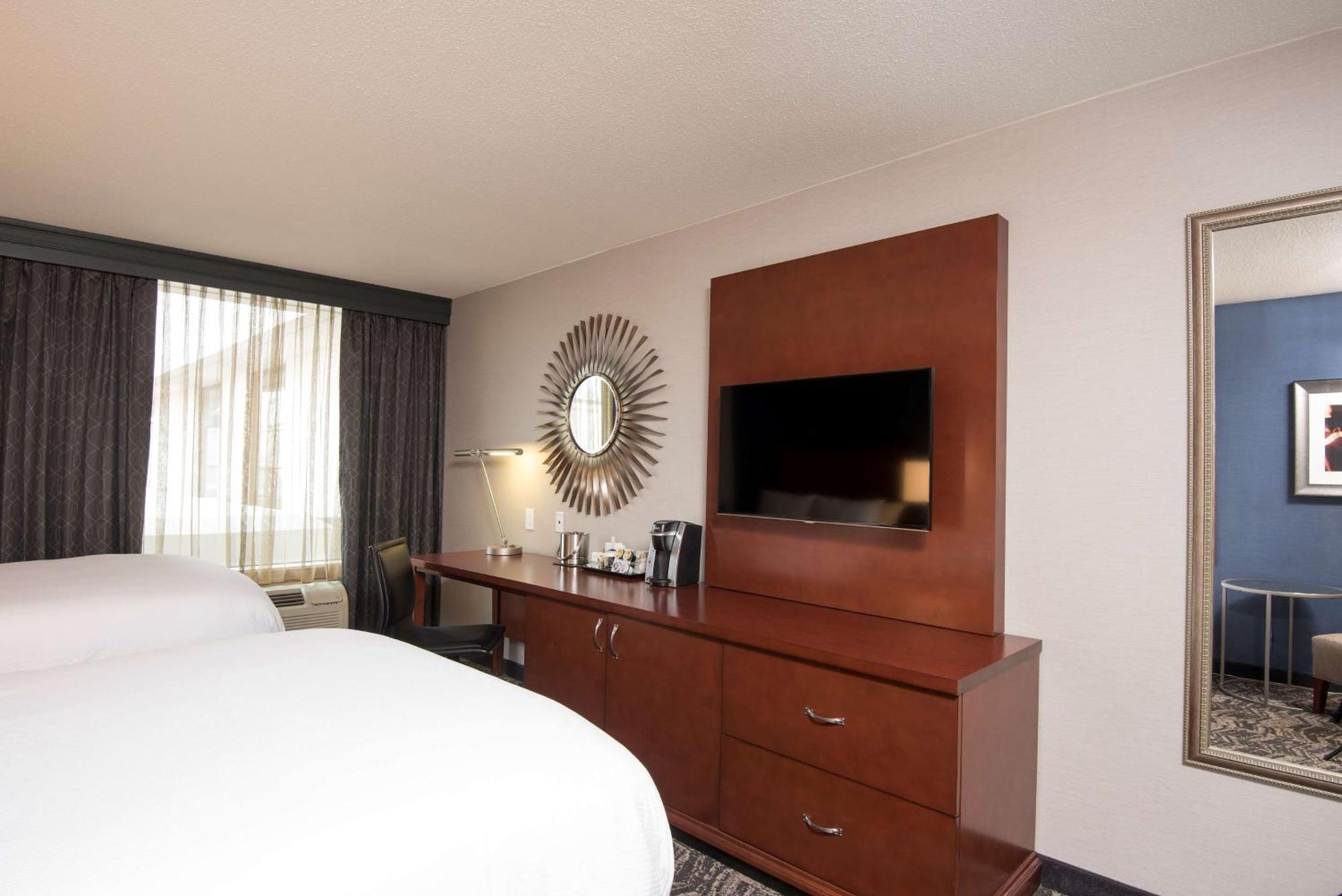 Doubletree By Hilton Schenectady Hotel Buitenkant foto