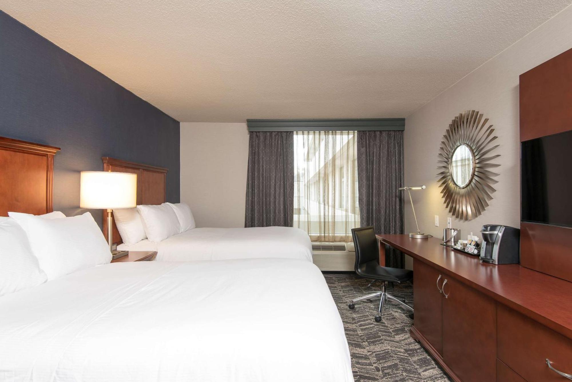 Doubletree By Hilton Schenectady Hotel Buitenkant foto