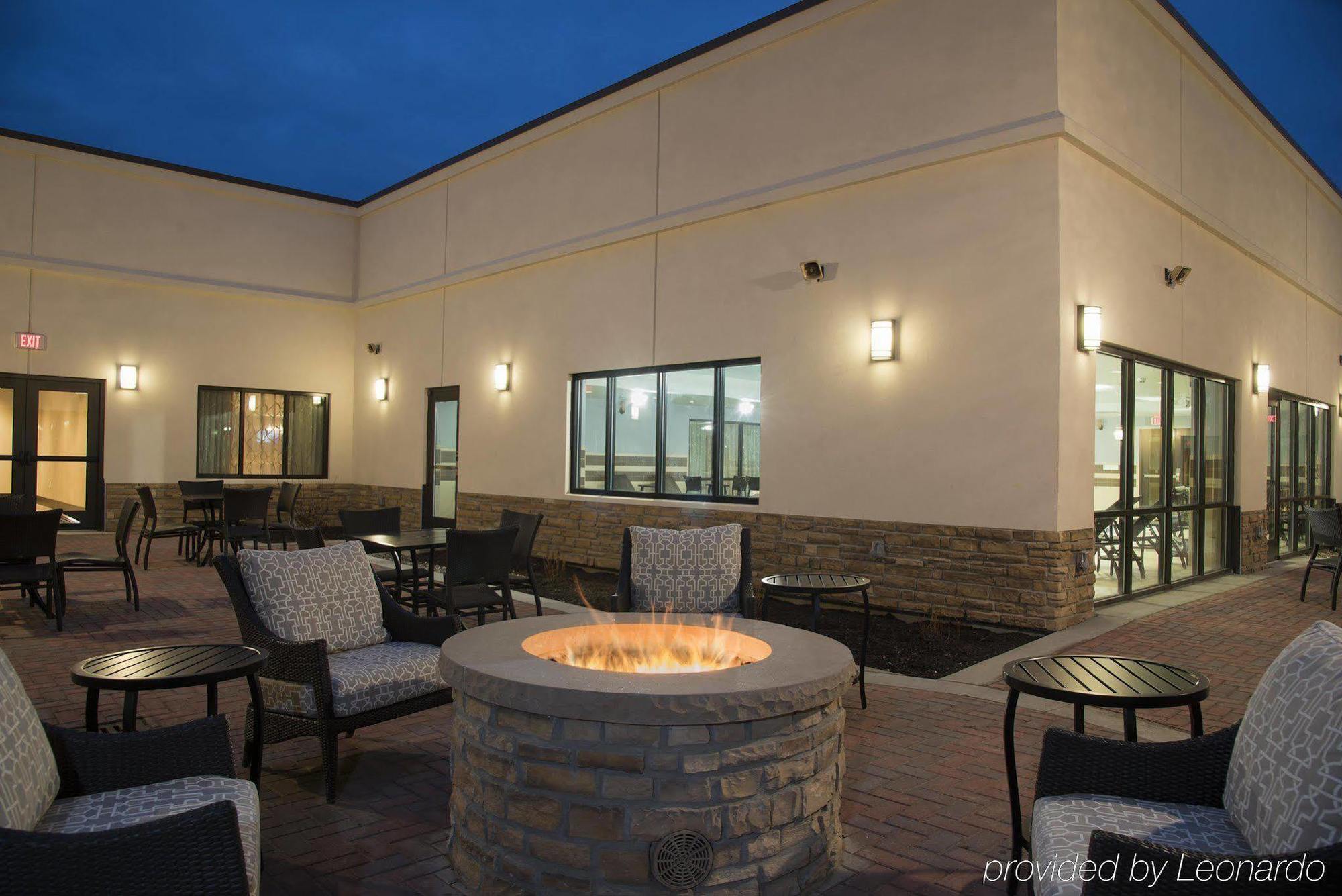 Doubletree By Hilton Schenectady Hotel Buitenkant foto