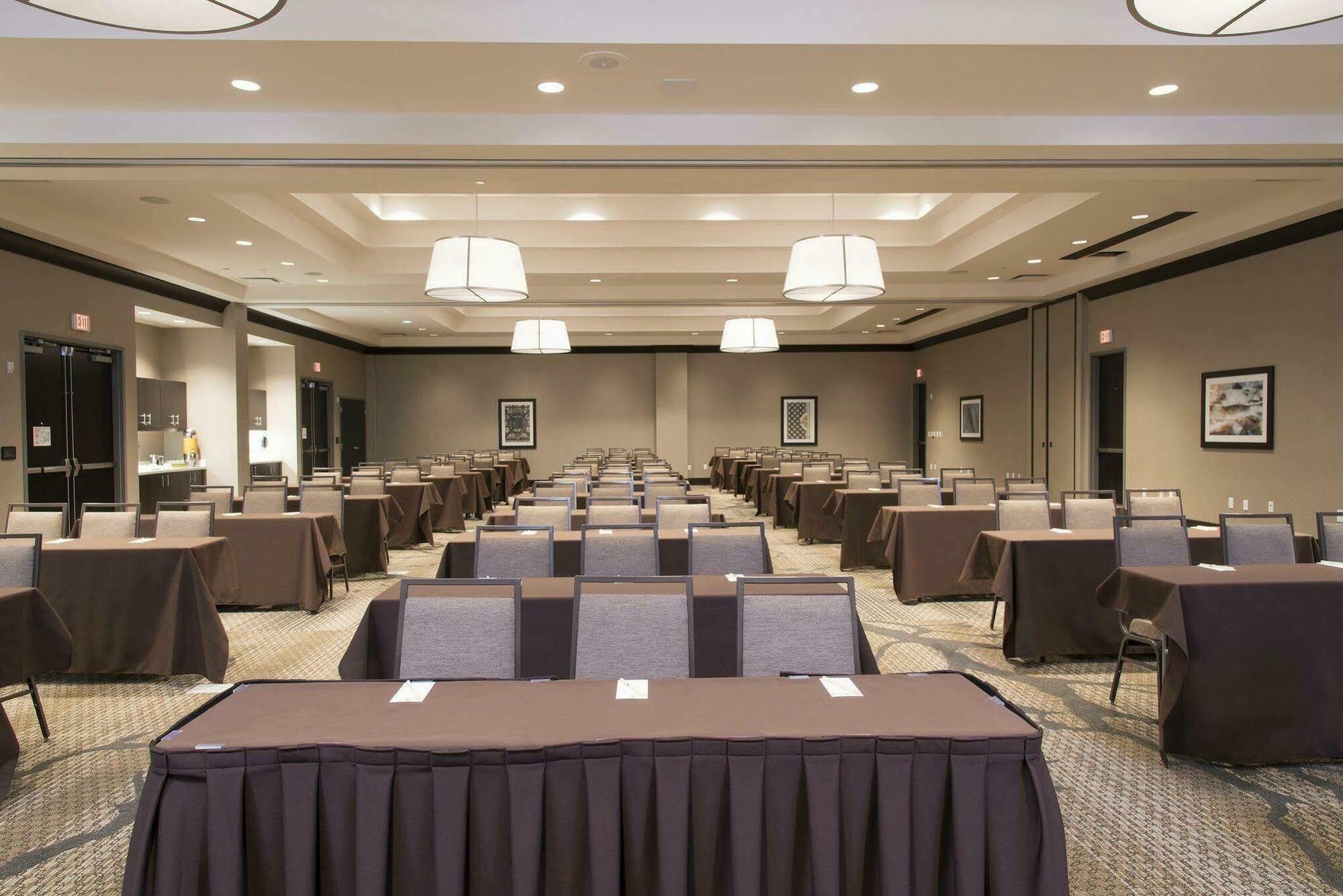 Doubletree By Hilton Schenectady Hotel Buitenkant foto