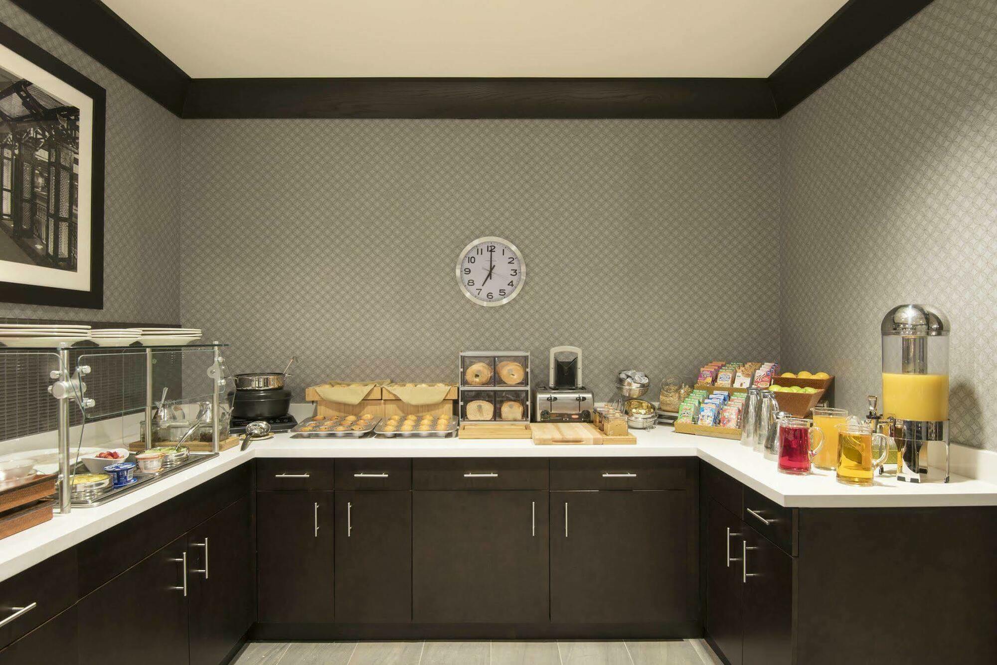 Doubletree By Hilton Schenectady Hotel Buitenkant foto